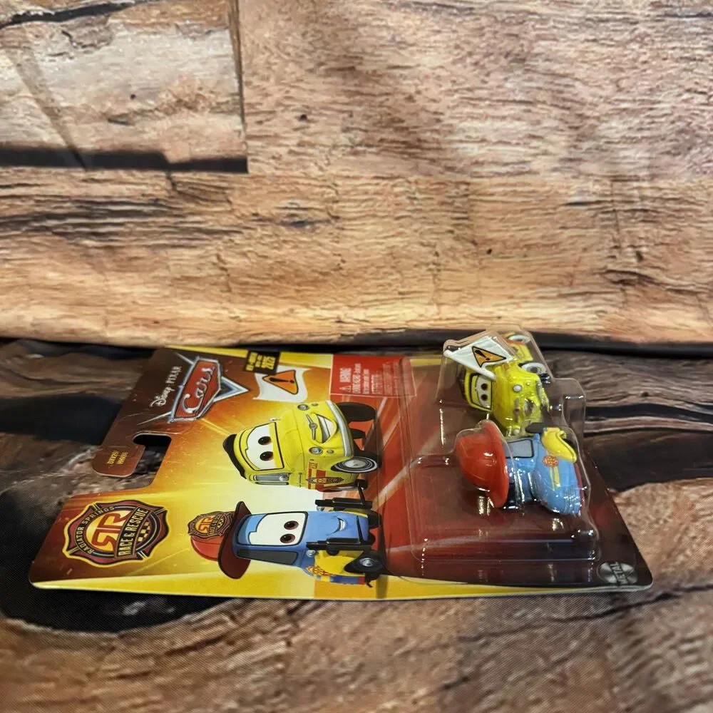 Disney Pixar Cars Luigi & Guido Race & Rescue Diecast 2-Pack Mattel DXV29 HHV86